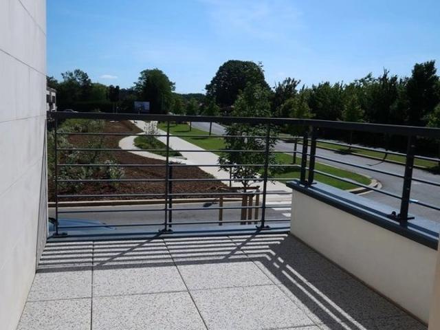 Appartement type 2 avec cave et parkings