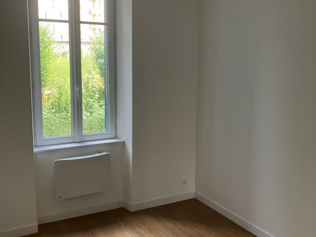 APPARTEMENT TYPE 2 ENTIEREMENT RENOVE