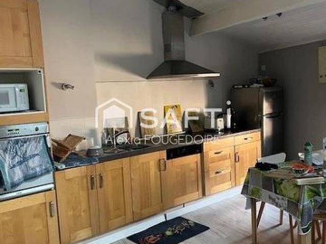 APPARTEMENT TYPE 2 SITUE SUR LA PARVIS CATHEDRALE