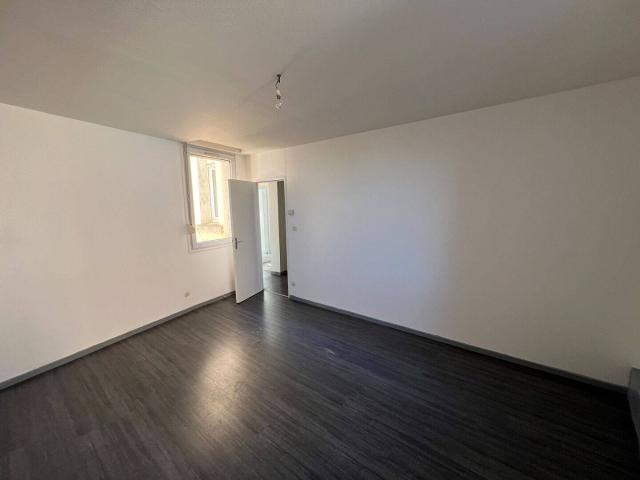 APPARTEMENT TYPE 2 ROANNE SECTEUR PORT