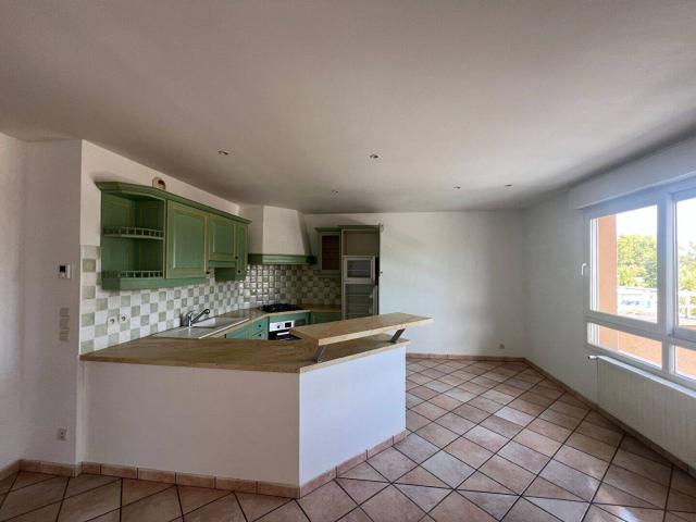 APPARTEMENT TYPE 3 AVEC BALCON + GARAGE ROANNE SECTEUR LE P