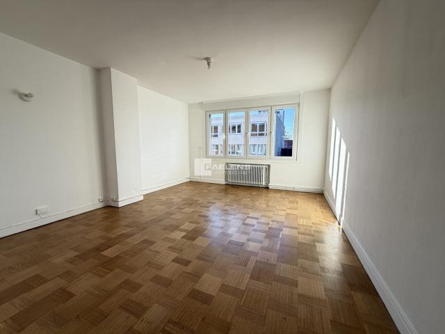 Appartement type 3 avec balcon grenier et cave 64m² Lille