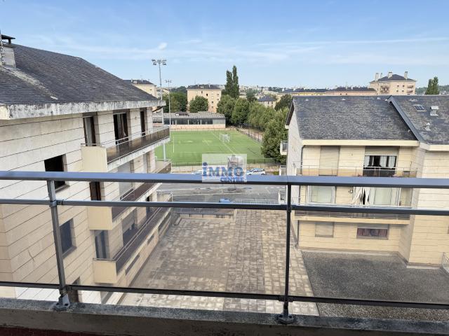 Appartement type 3 avec balcons cave parking intérieur