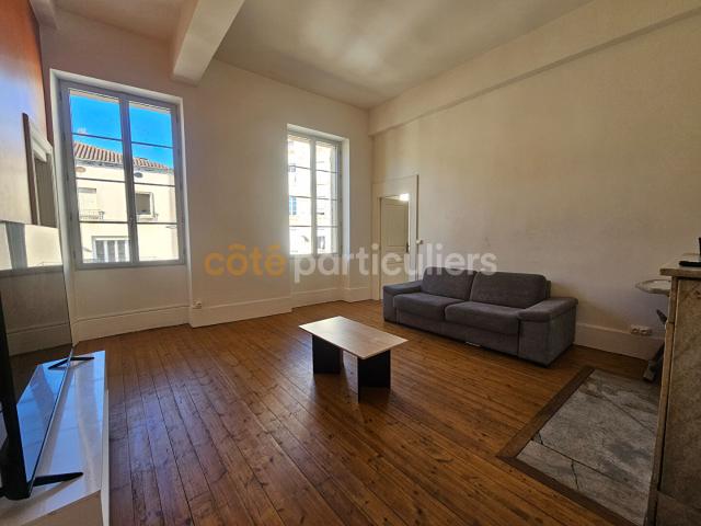 APPARTEMENT TYPE 3 ENTIEREMENT RENOVE