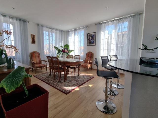 APPARTEMENT Type 3 LUMINEUX avec SPACIEUSE TERRASSE