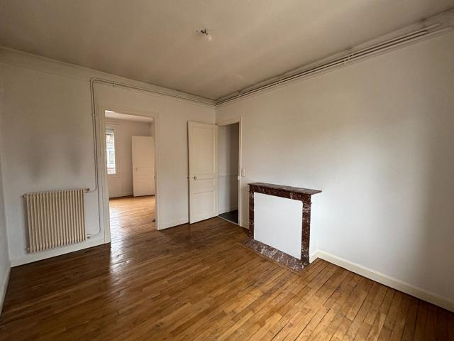 APPARTEMENT TYPE 3 NON MEUBLE SECTEUR BARBATRE