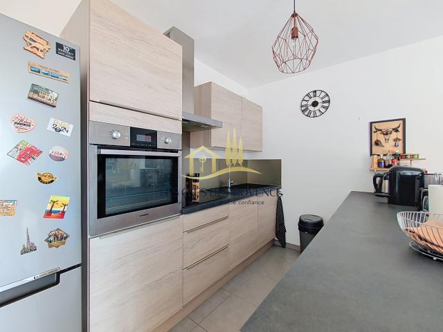 Appartement Type 3 récent avec terrasse et stationnements