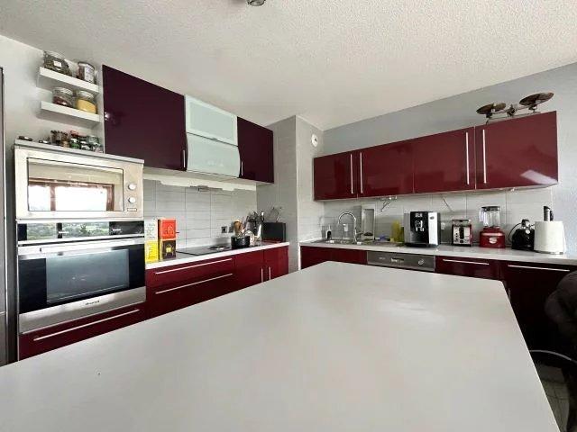 Appartement type 4 au dernier étage de 96m2 utiles