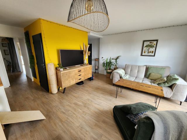 APPARTEMENT Type 4 avec grande terrasse à BOURGBARRÉ