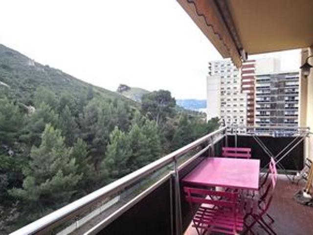 Appartement type 4 de 80 m² avec terrasse balcon + 2 garages