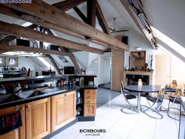 APPARTEMENT type 6 quartier centre ville DIJON