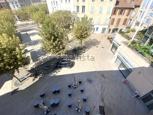 Appartement, Valence