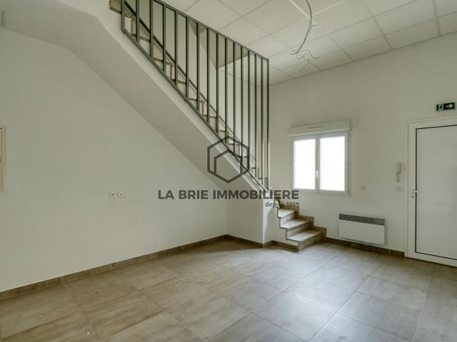 Appartement Varennes Jarcy 3 pièce s 58.33 m2