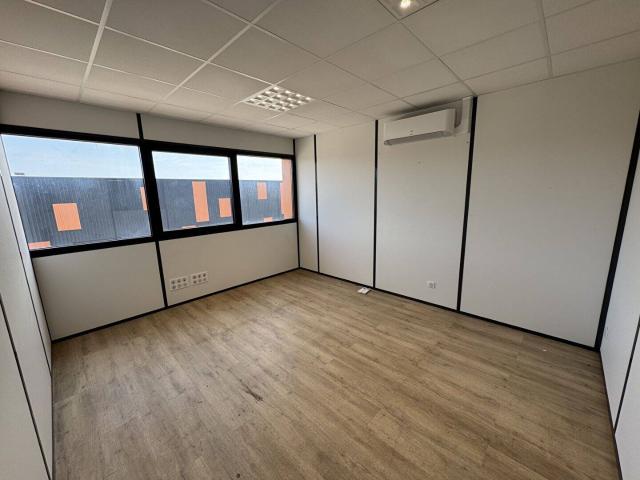 Appartement Vaulx Milieu 3 pièce s 124 m2