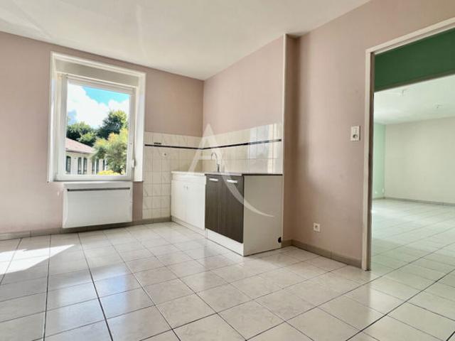 Appartement Vincey 3 pièces, 2 chambres, cuisine équipée, 87 m2