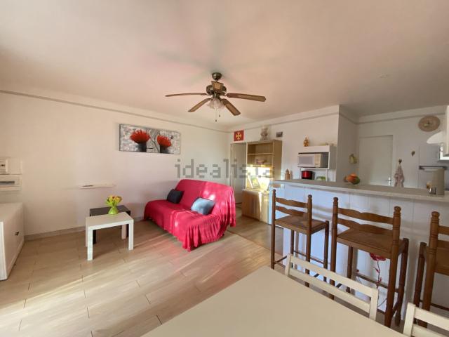 Appartement, Vias