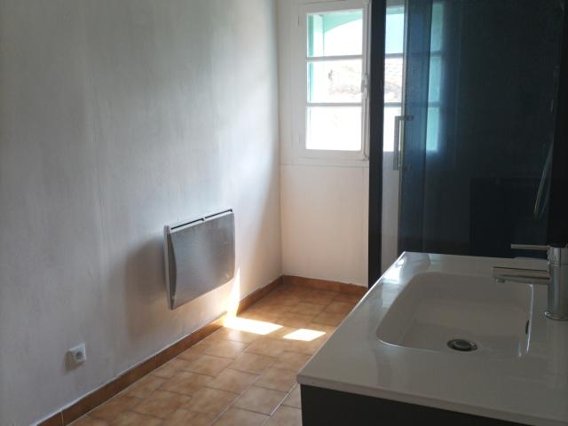 APPARTEMENT VIDE T3 CLIMATISE