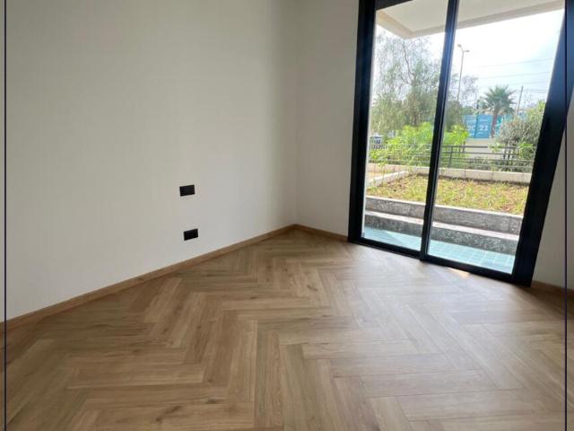 Appartement vide 3 chambres avec jardin Ain Diab