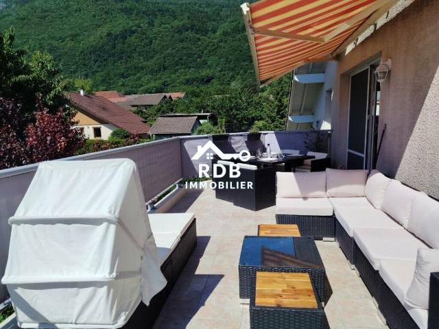Appartement villa 130m²,jardin 150m²,terrasse balcon 25m², Sud,vue sur les Alpes