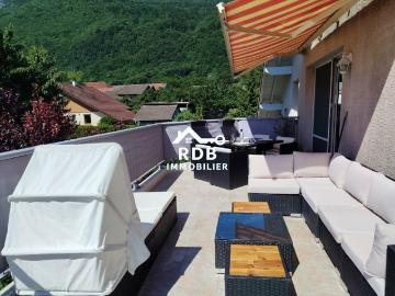 Appartement villa 130m²,jardin 150m²,terrasse balcon 25m², Sud,vue sur les Alpes