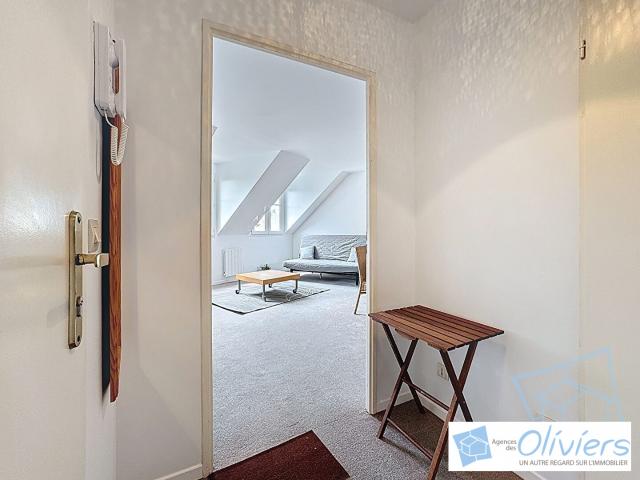 Appartement Voisins Le Bretonneux 1 pièce s 33.86 m2
