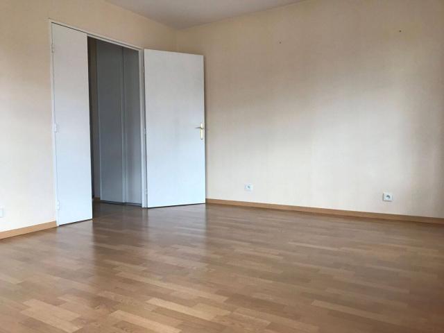 APPARTEMENT VOISINS LE BRETONNEUX 2 pièces 48.17 m2
