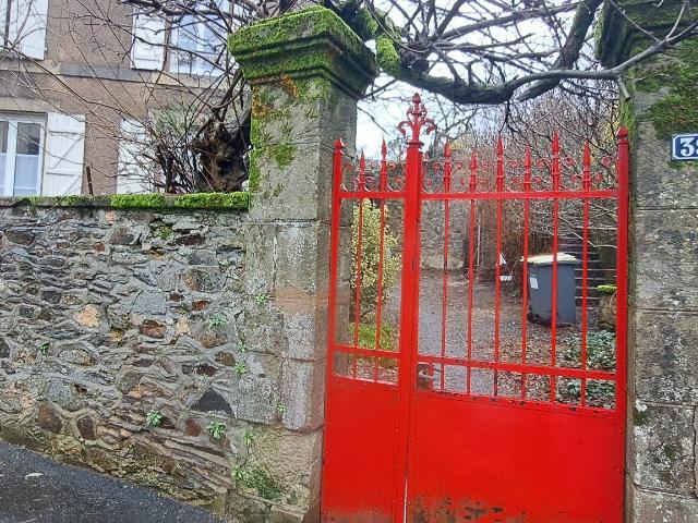 Appartement à rénover dans une belle bâtisse Juillac