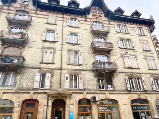 Appartement à Neuchâtel avec vue urbaine
