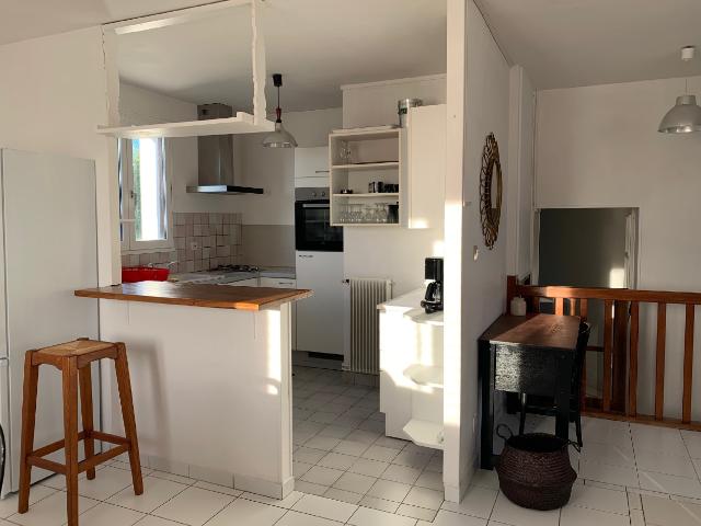 appartement à Niort A louer grand appartement T3 meublé, à l'ouest de NIORT