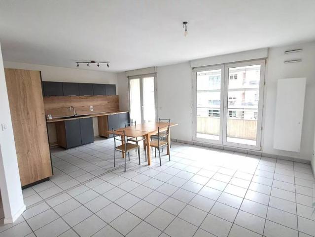 Appartement à Chambéry 73000, 3 pièces, de 66m² à 925 €