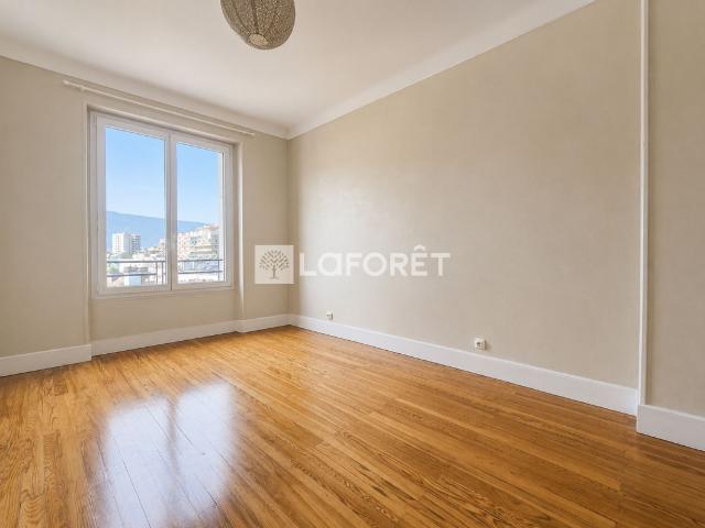 Appartement à Chambéry 73000, 3 pièces, de 82m² à 853 €