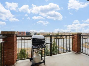 Apartment for rent in Roussillon