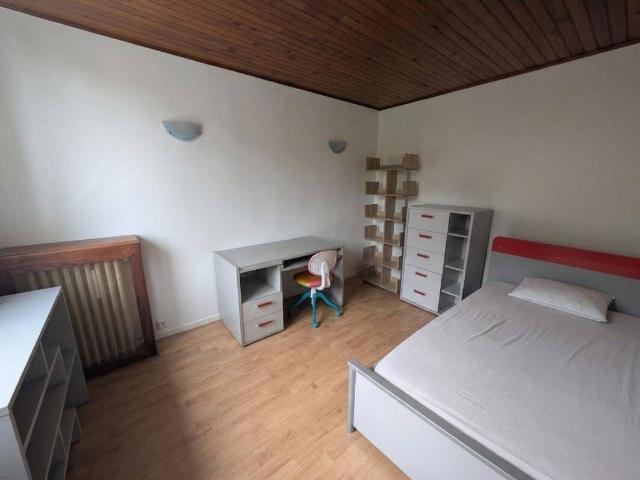 Appartement À Louer meublé 3 chambres