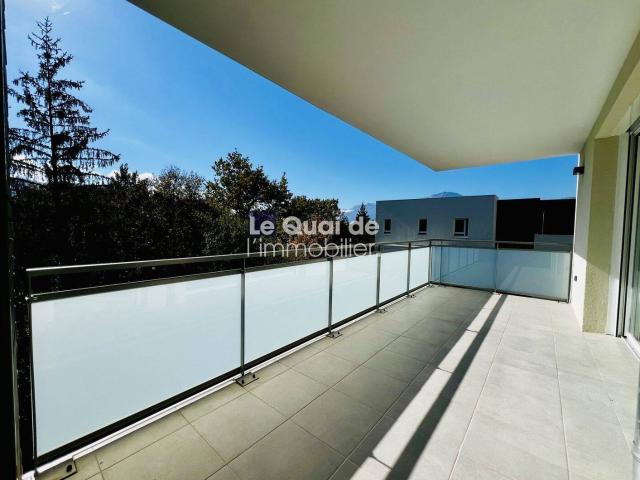 MEYLAN A LOUER T2 DE 2026 DE 53 M² AVEC GRAND GARAGE ET TERRASS