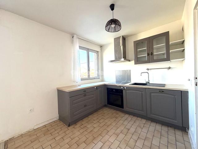 Appartement à louer au centre ville de Miramas de 5 pièces 83 m2
