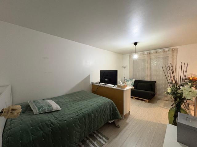 Appartement À Louer au res de chaussée Meublé + place de parking privative