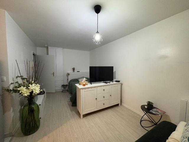Appartement À Louer au res de chaussée Meublé + place de parking privative