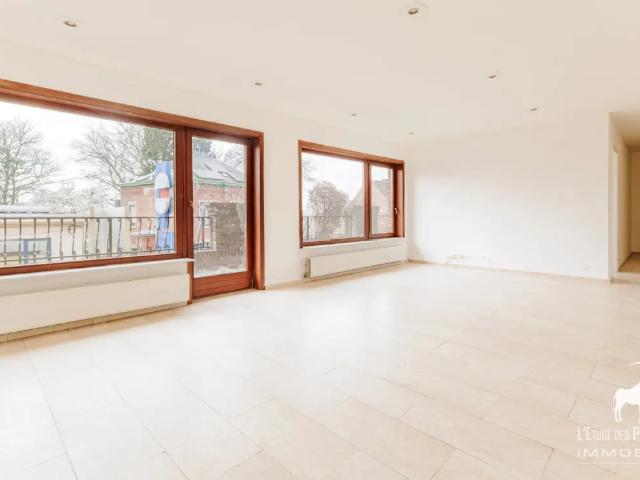 Appartement à louer avec 3 chambres, La Hestre