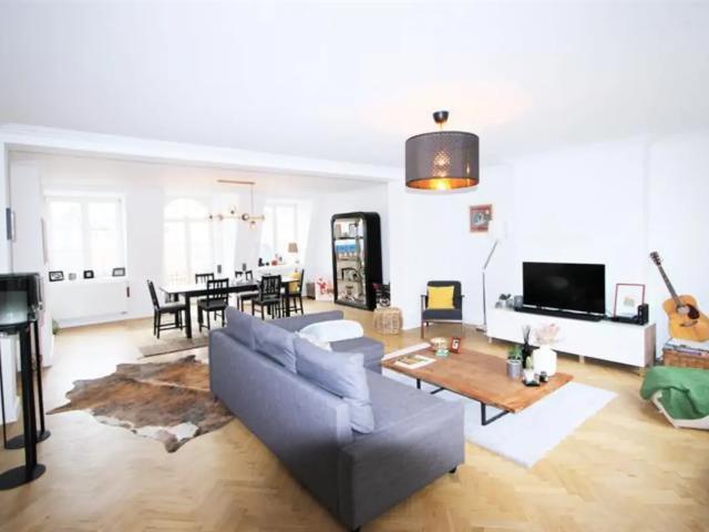 Appartement à louer avec garage et terrasse, Ixelles