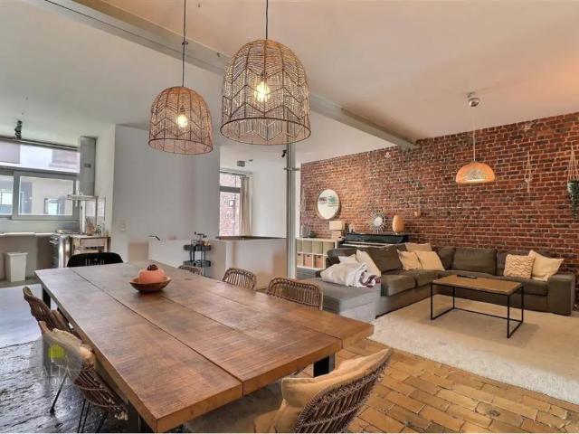 Appartement à louer avec terrasse et 3 chambres, Ixelles