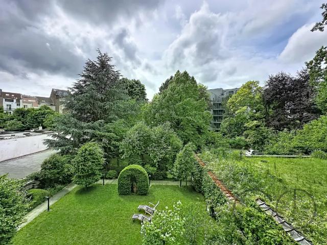 Appartement à louer avec terrasse et 3 chambres, Ixelles