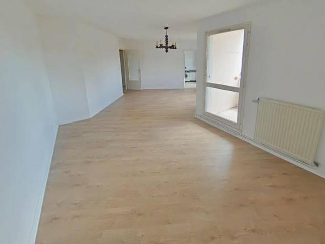 Appartement À Louer avec une possibilité de location de garage e