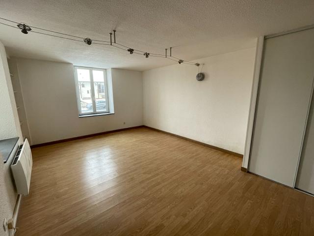 Appartement à louer à COURCELLES CHAUSSY