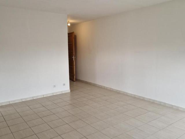 Appartement à louer à Courrières, Hauts de France, €