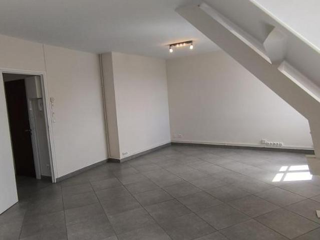 Appartement à louer à Compiègne, Hauts de France, €