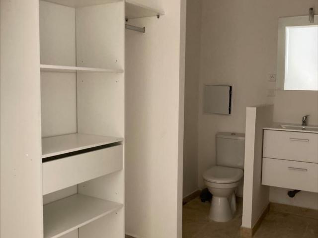 Appartement à louer à Châteaurenard, Provence Alpes Côte d'Azur, €