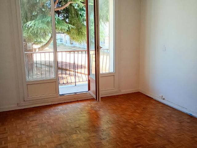 Appartement à louer à Chevilly Larue, Île de France, €