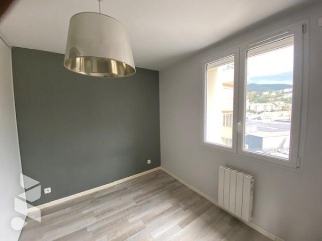 Appartement à louer à Annonay, Auvergne Rhône Alpes, €