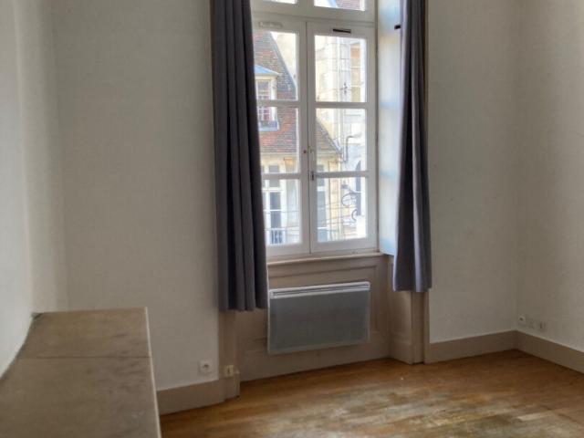 APPARTEMENT à louer à BESANCON 1 pièce REF 419412 STUDIO