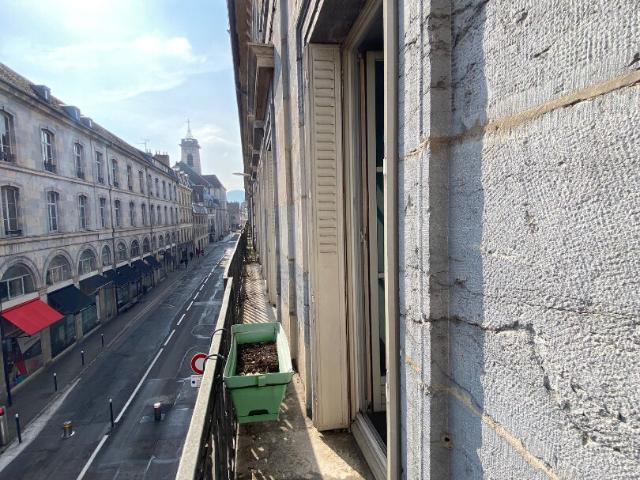 APPARTEMENT à louer à BESANCON CENTRE VILLE 3 pièces REF 5925